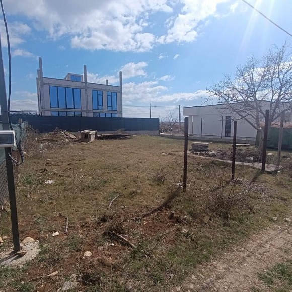 Участок в продажу