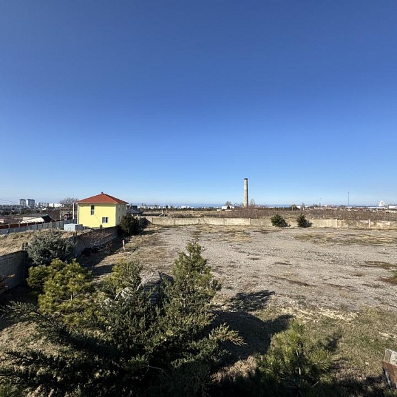 Участок в продажу